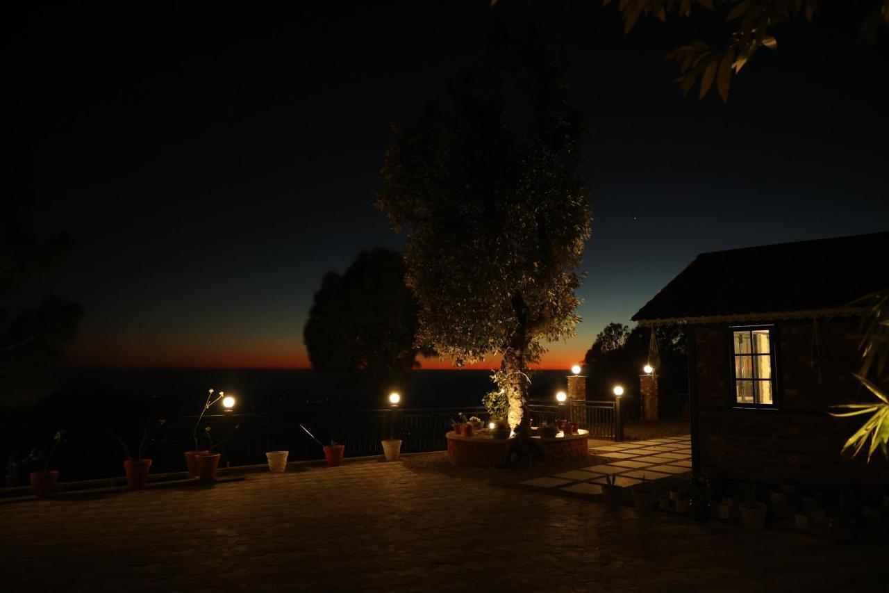 The Lanswood Estate Hotel Lansdowne Bagian luar foto