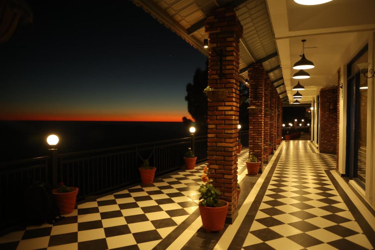 The Lanswood Estate Hotel Lansdowne Bagian luar foto
