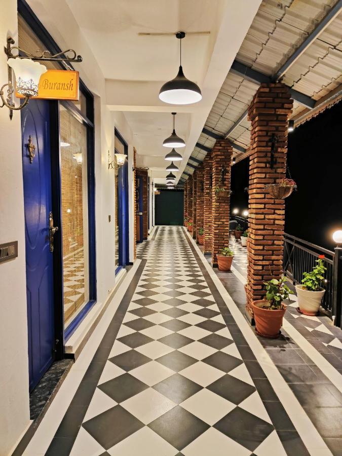 The Lanswood Estate Hotel Lansdowne Bagian luar foto