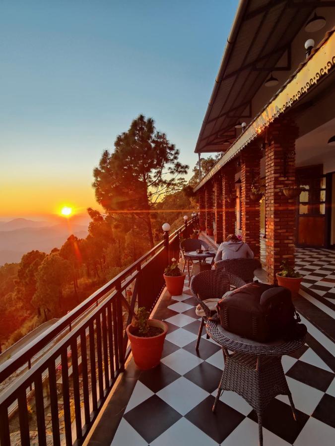 The Lanswood Estate Hotel Lansdowne Bagian luar foto